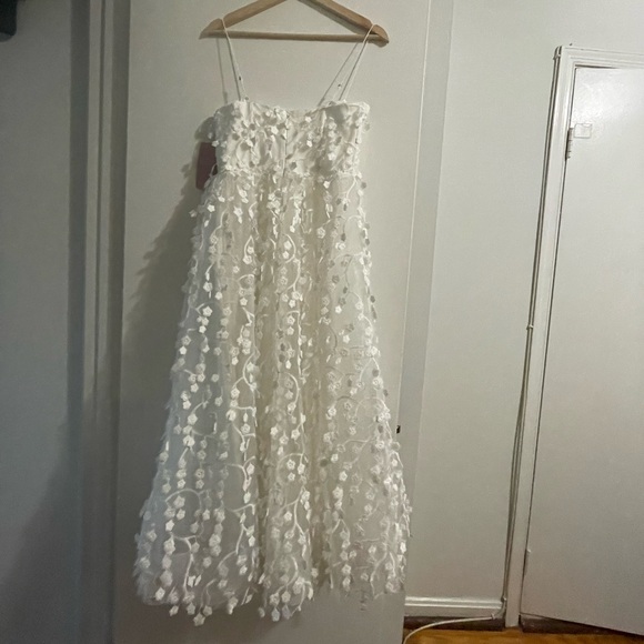 NWT BHLDN Strapless 3D Floral Vine Fit & Flare Midi Wedding Bridal White Dress 4 - Picture 7 of 12